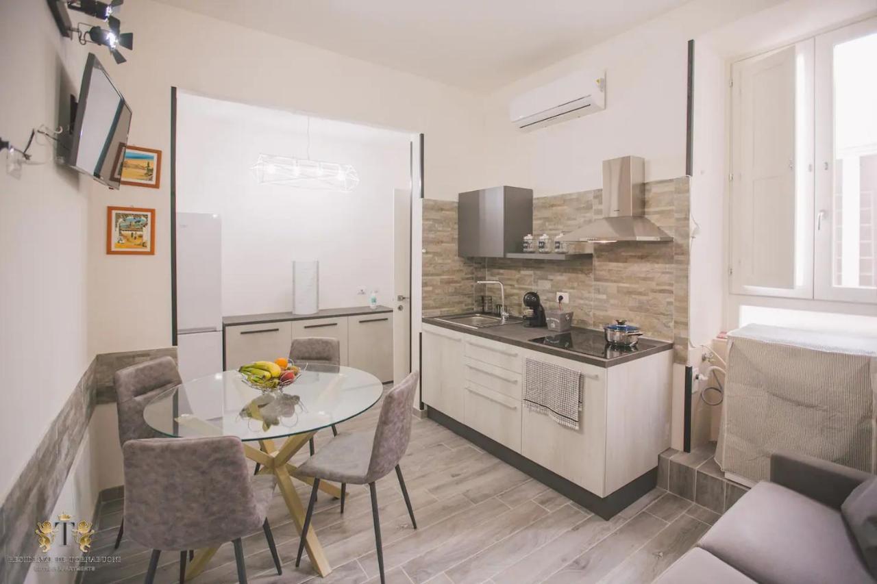 Residenza Dione 1 Apartman Szirakúza Kültér fotó